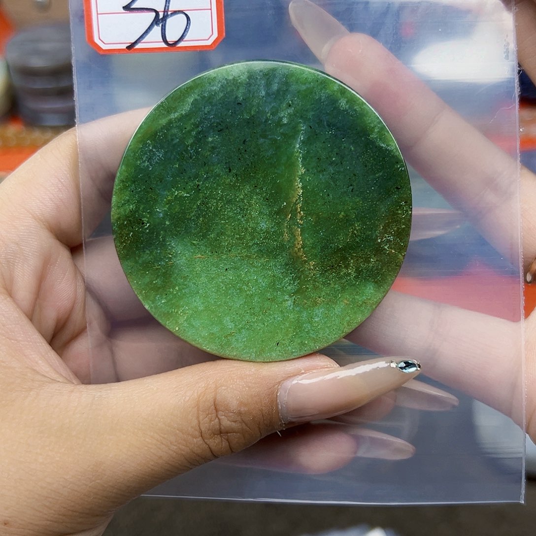 和田玉未镶嵌珠宝半成品