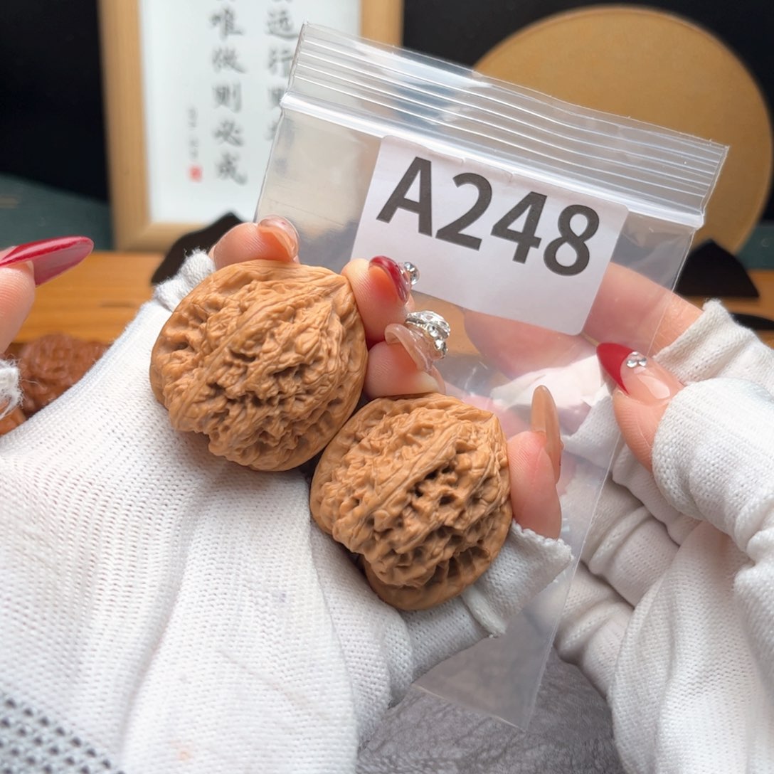 文玩核桃把件35千佛山a 248