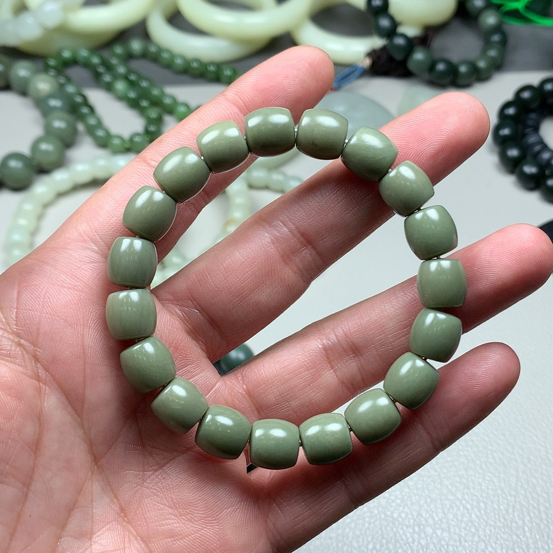 和田玉（碧玉）手链未镶嵌D***杨