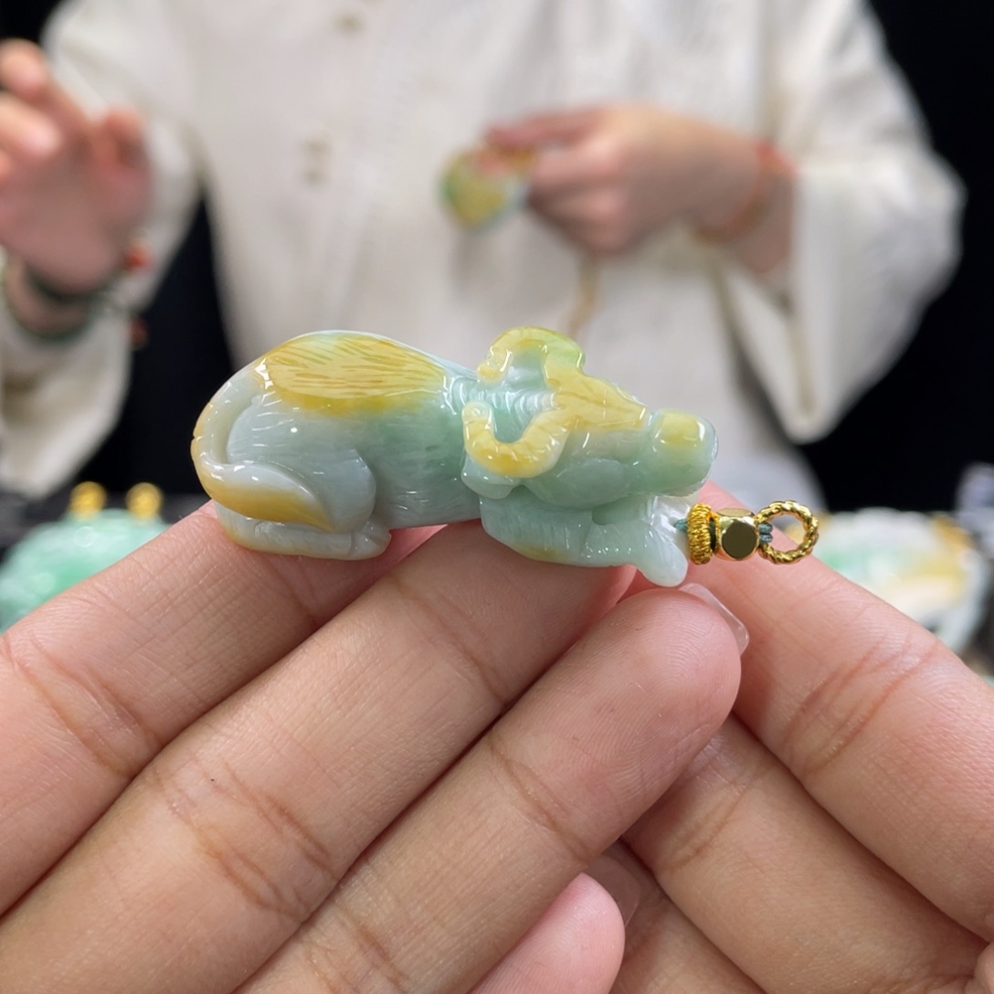 翡翠颈饰未镶嵌代编织