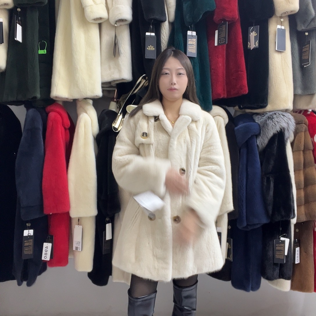 80长白色风衣款宽松