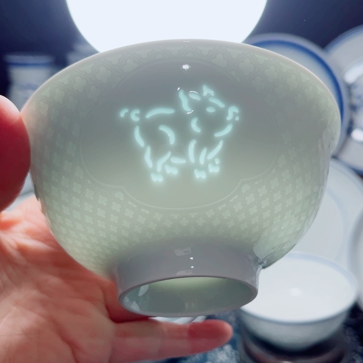 青花玲珑5寸饭碗。猪