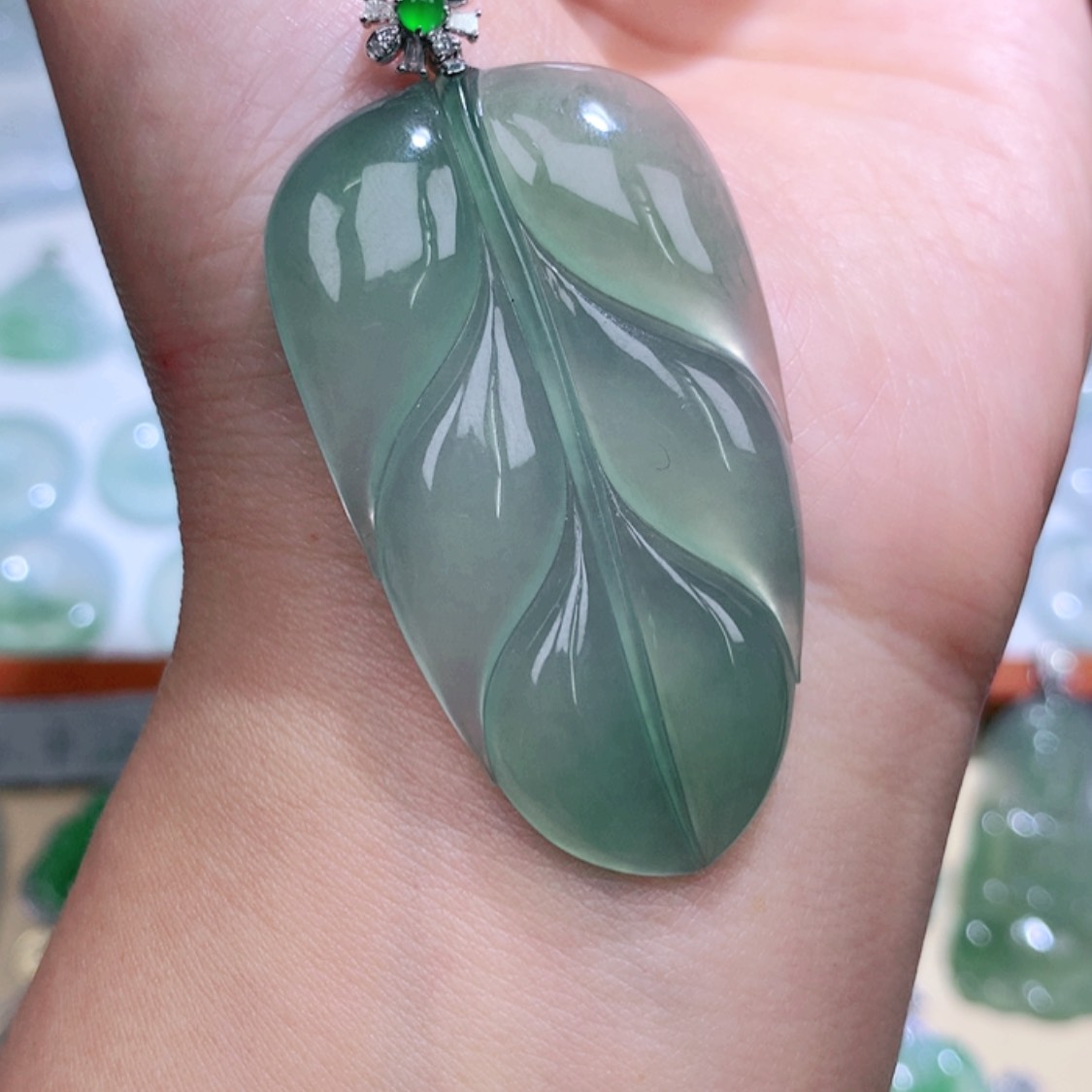 【闪购商品】翡翠颈饰18K金镶嵌叶子