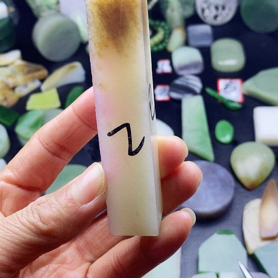 未镶嵌和田玉（糖玉）挂件看*