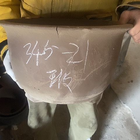 紫砂中国宜兴紫砂花盆，