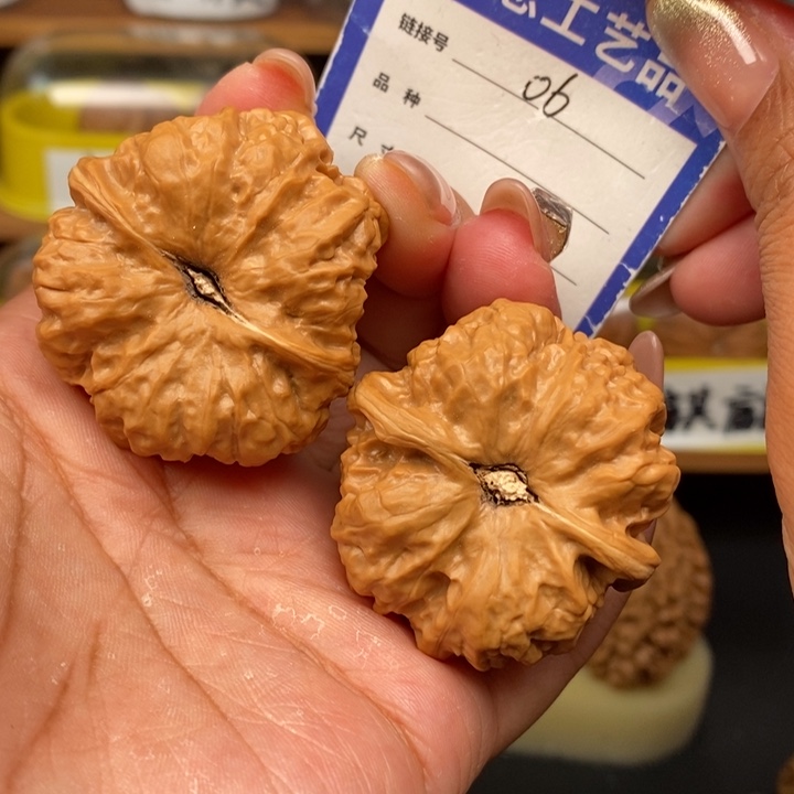 文玩核桃吊坠40蛤蟆头