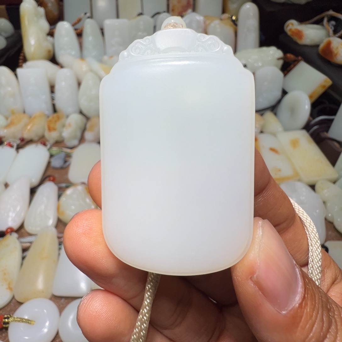 和田玉吊坠(不含链)未镶嵌喔*喔