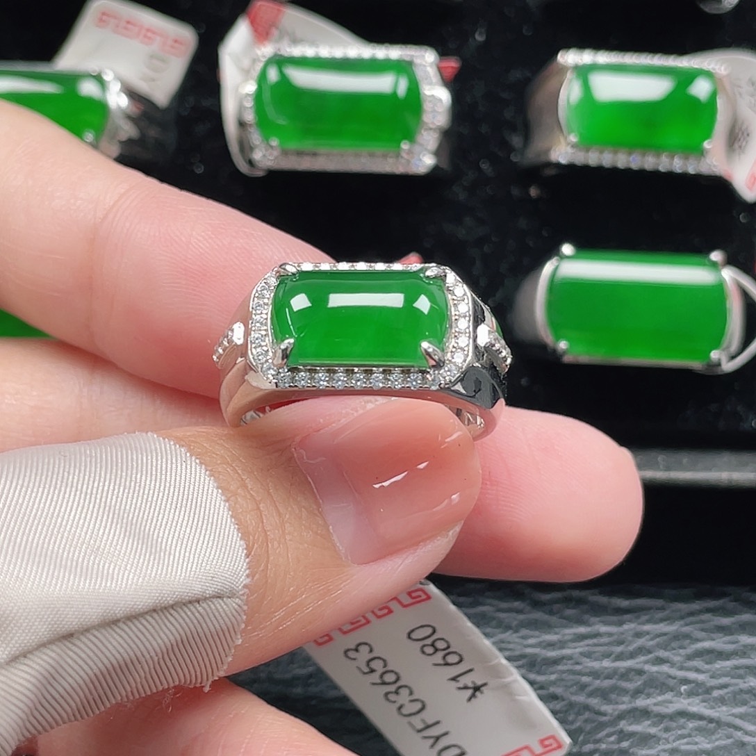 翡翠银S925镶嵌戒指天然A货翡翠没运费险3653