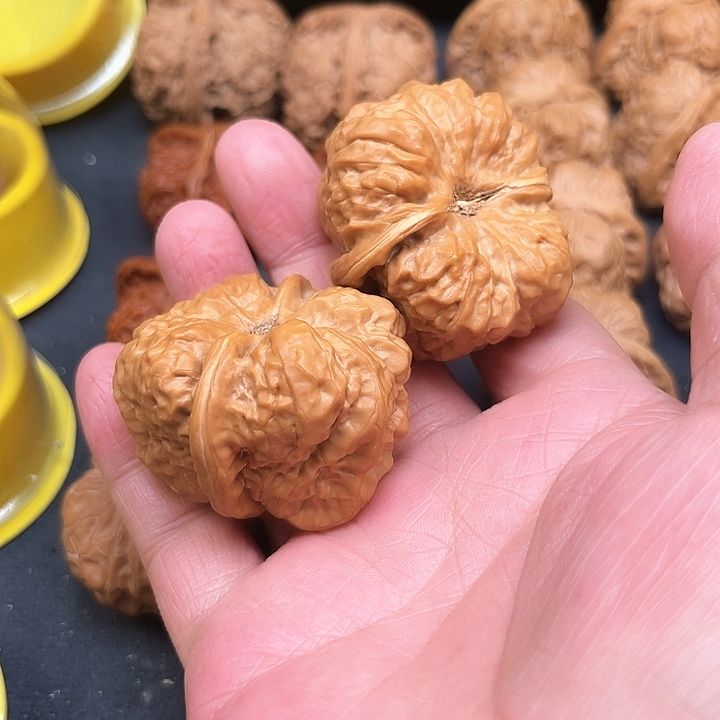 文玩核桃吊坠矿**械我想要