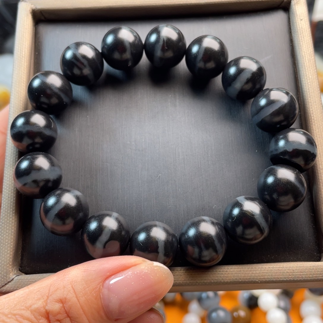 和田玉手串未镶嵌