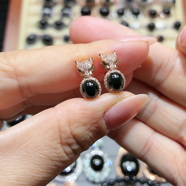 翡翠18K金镶嵌耳饰