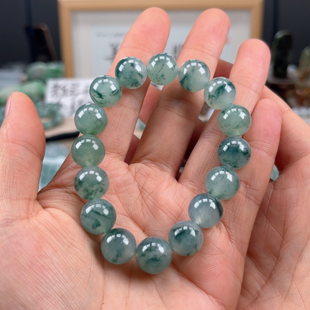 翡翠颈饰未镶嵌刘****弯手串