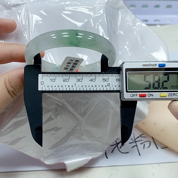 翡翠手镯未镶嵌45              
