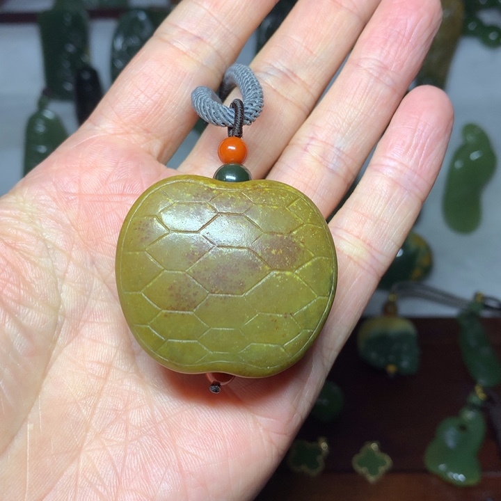 岫岩河磨玉（透闪石质玉）未镶嵌把件