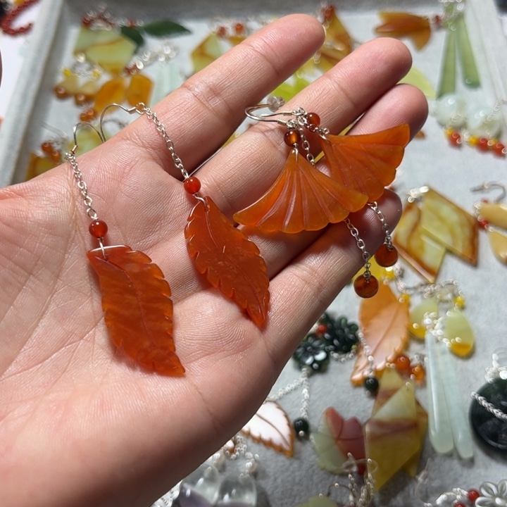 合金蛇纹石玉耳饰