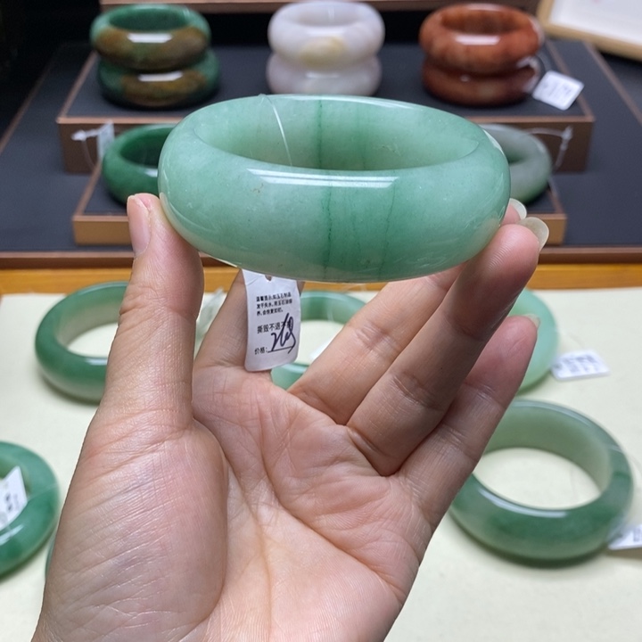 石英质玉合金佘太翠