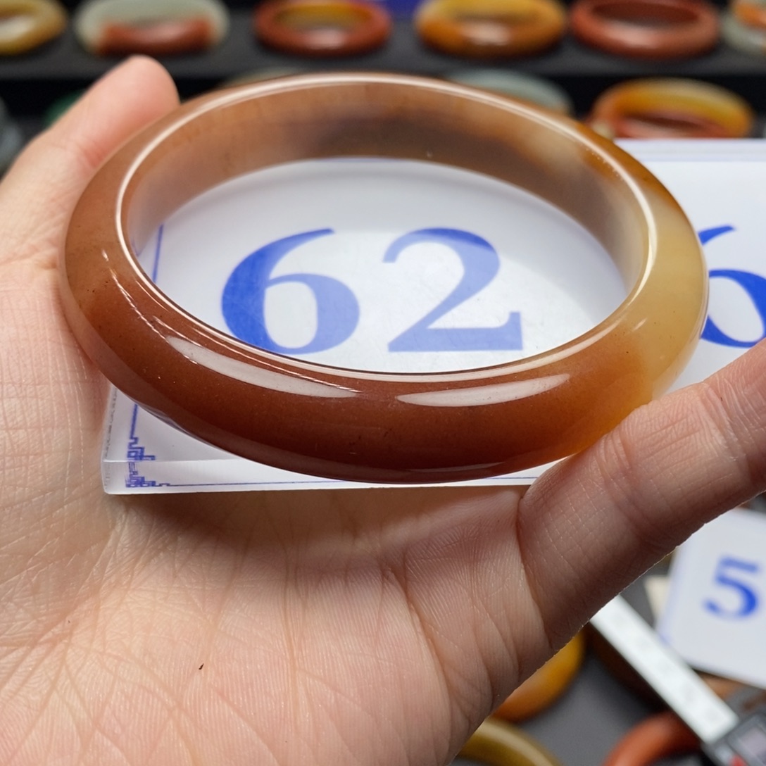 石英质玉（黄龙玉）手镯未镶嵌