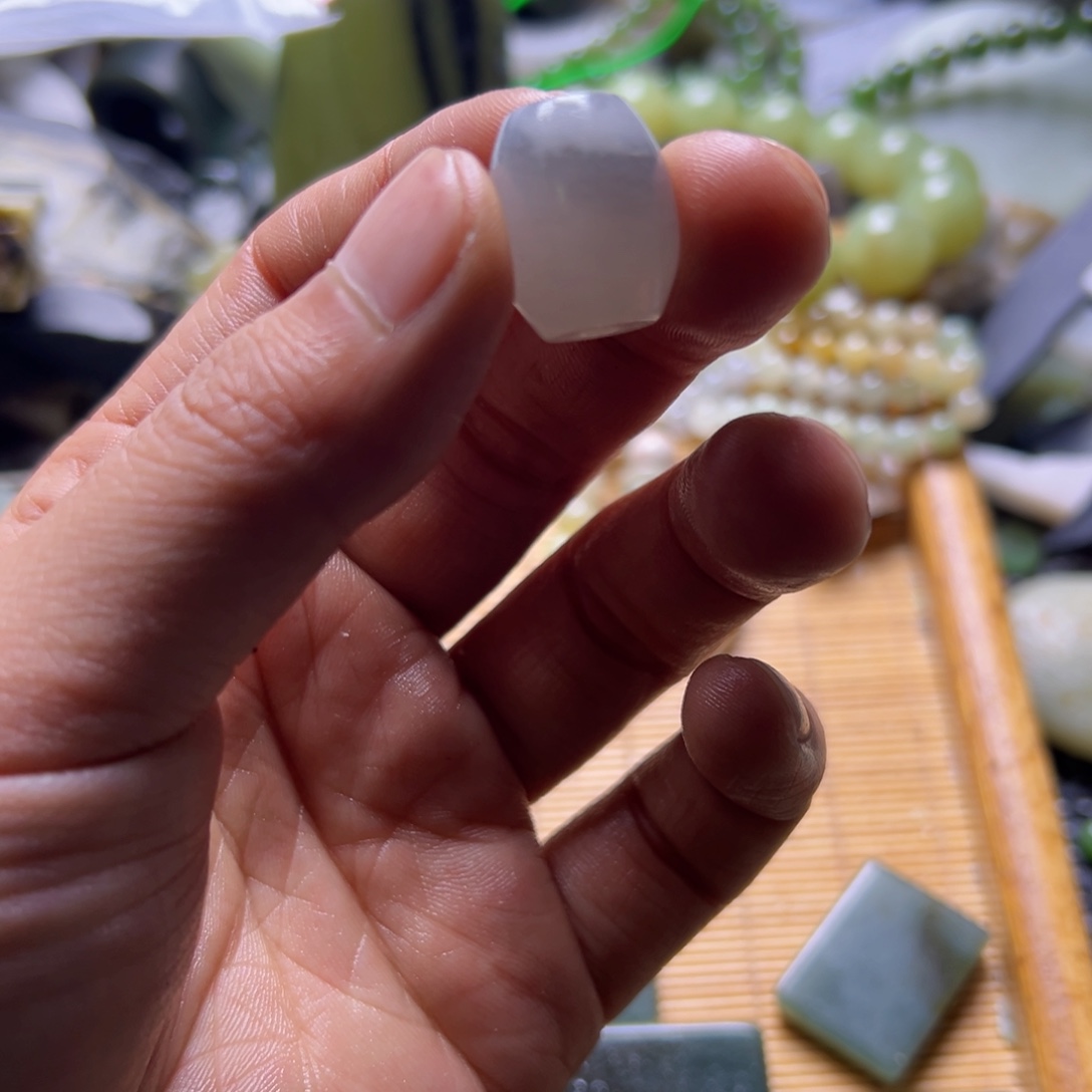 和田玉（糖玉）未镶嵌挂件