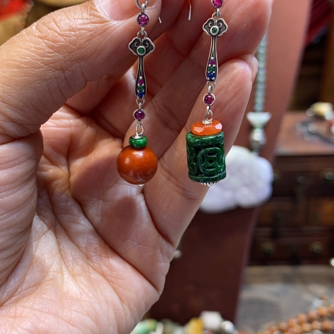 翡翠吊坠(赠链)未镶嵌