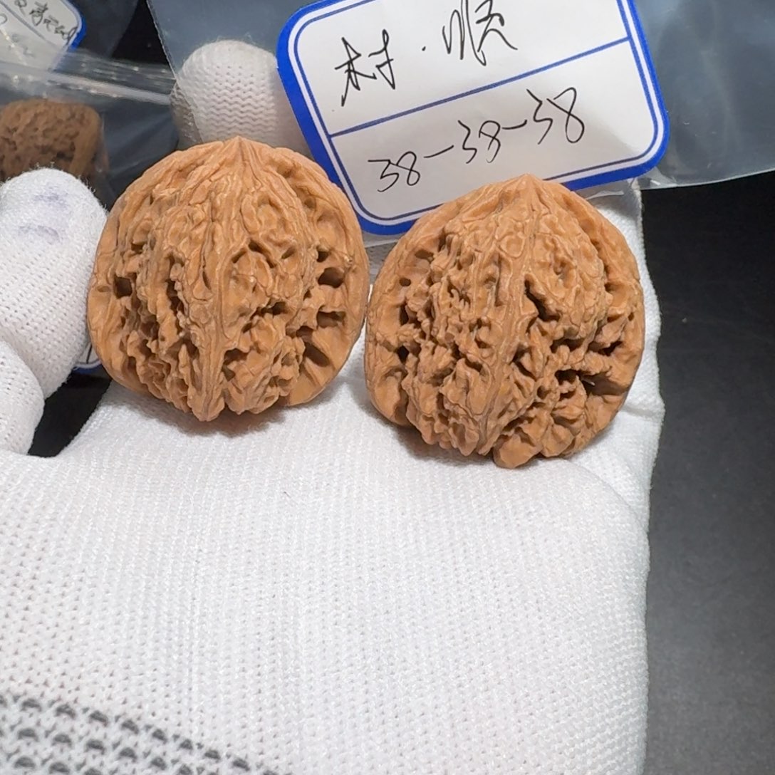文玩核桃把件45号全品拧花