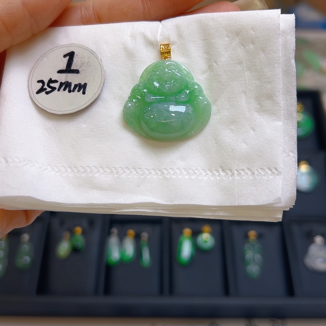 翡翠颈饰18K金镶嵌翡翠