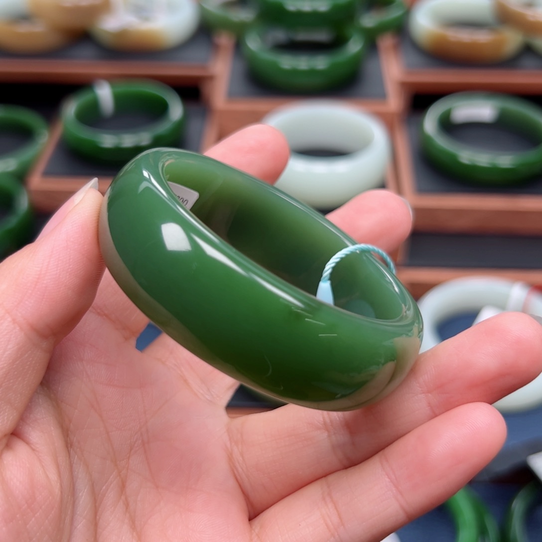 未镶嵌手镯和田玉（碧玉）春*语