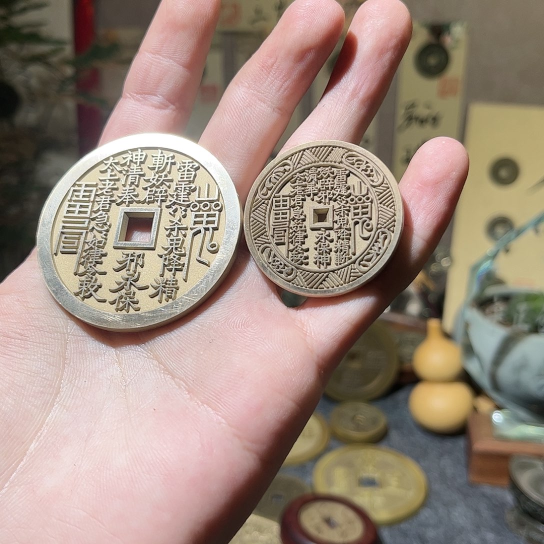 你***。铜现代仿制工艺品花钱 