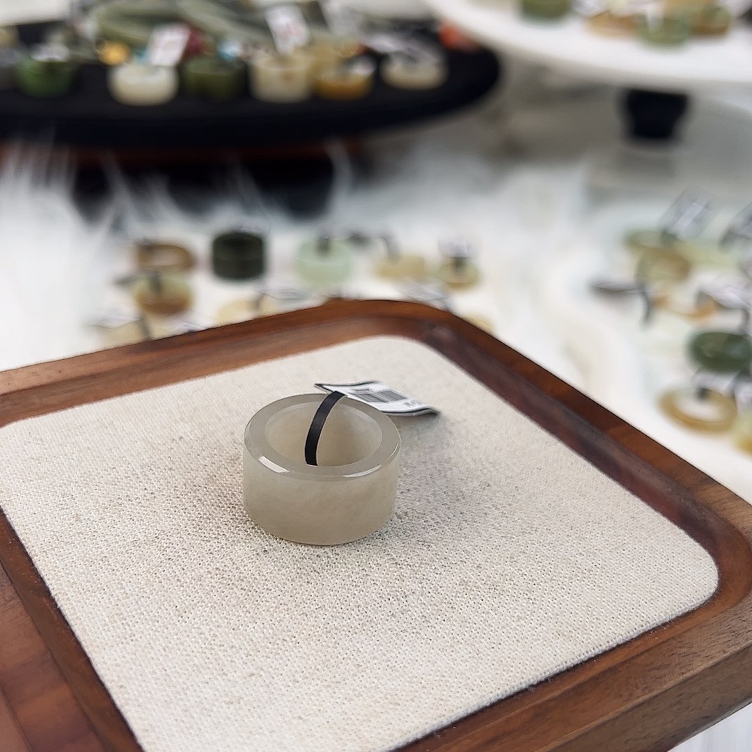 和田玉未镶嵌戒指16.1烟紫色直切N16