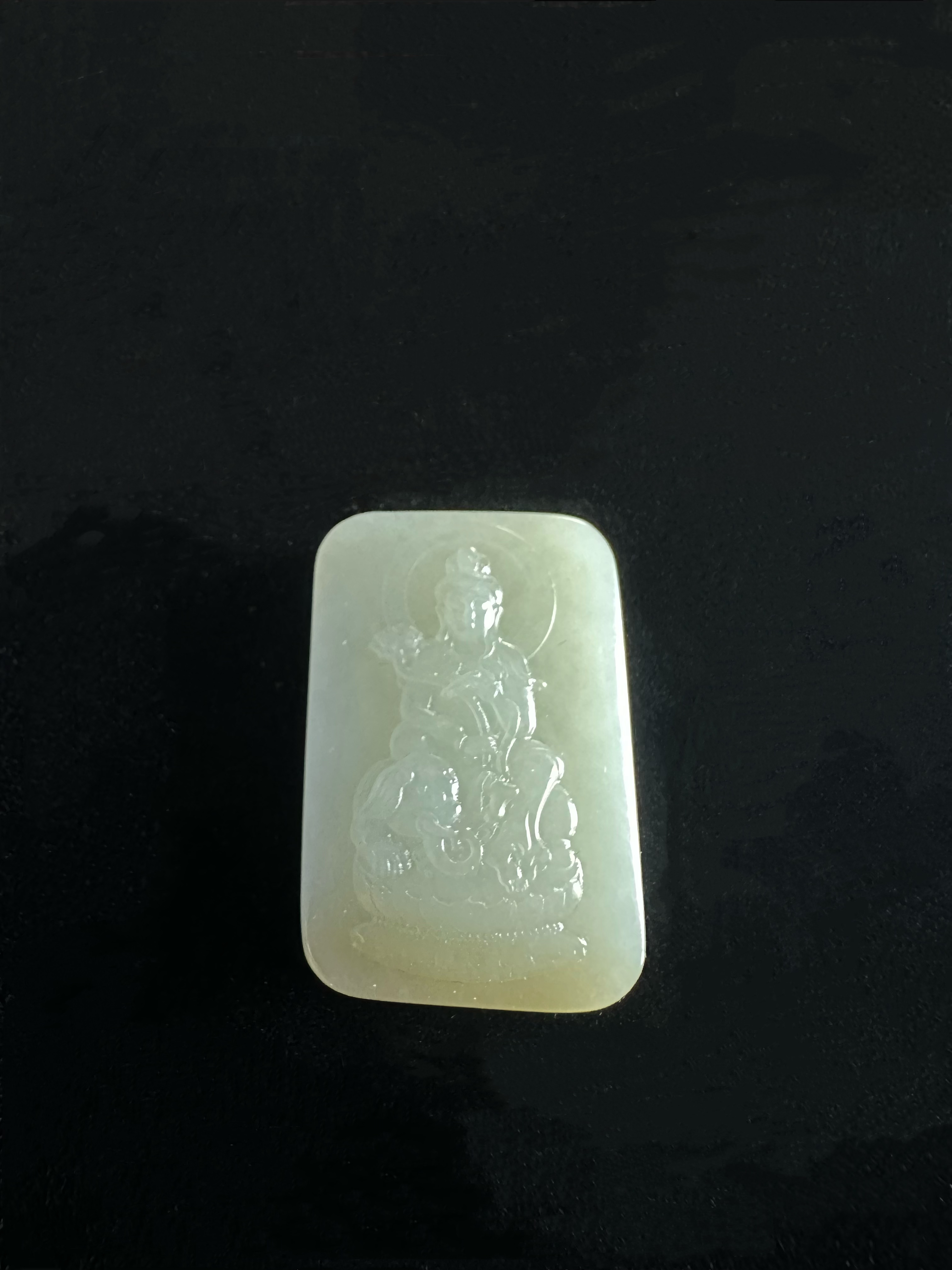 且末青白玉吊坠（普贤菩萨）