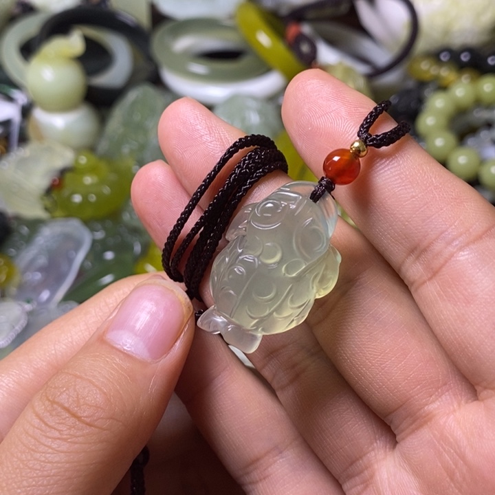 岫玉岫玉颈饰未镶嵌