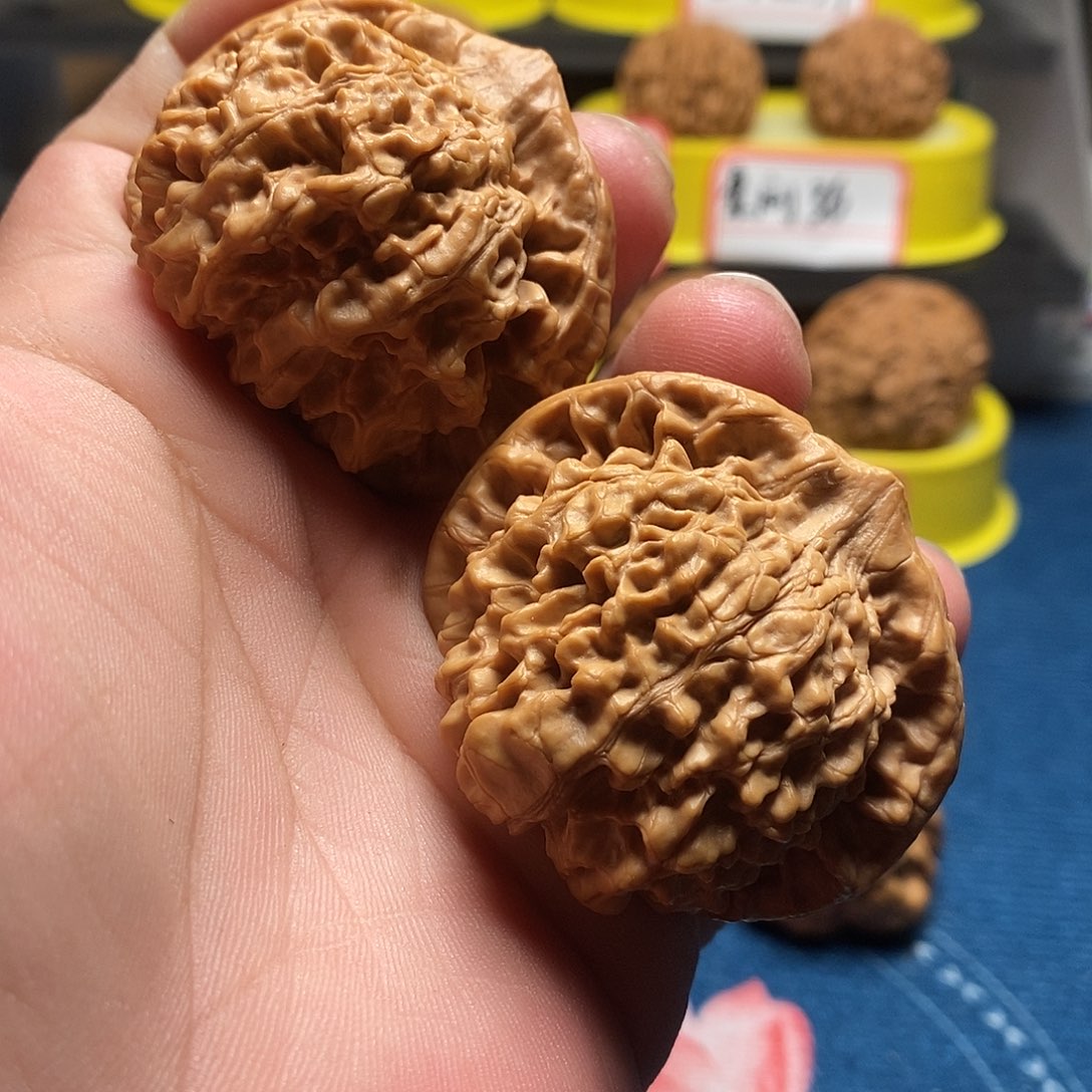 文玩核桃吊坠夹板大官帽