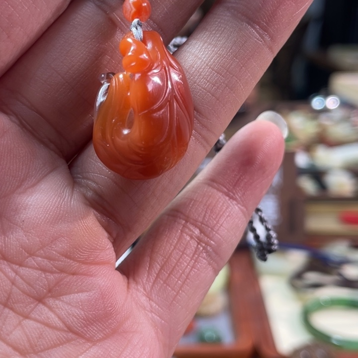 颈饰未镶嵌南红玛瑙