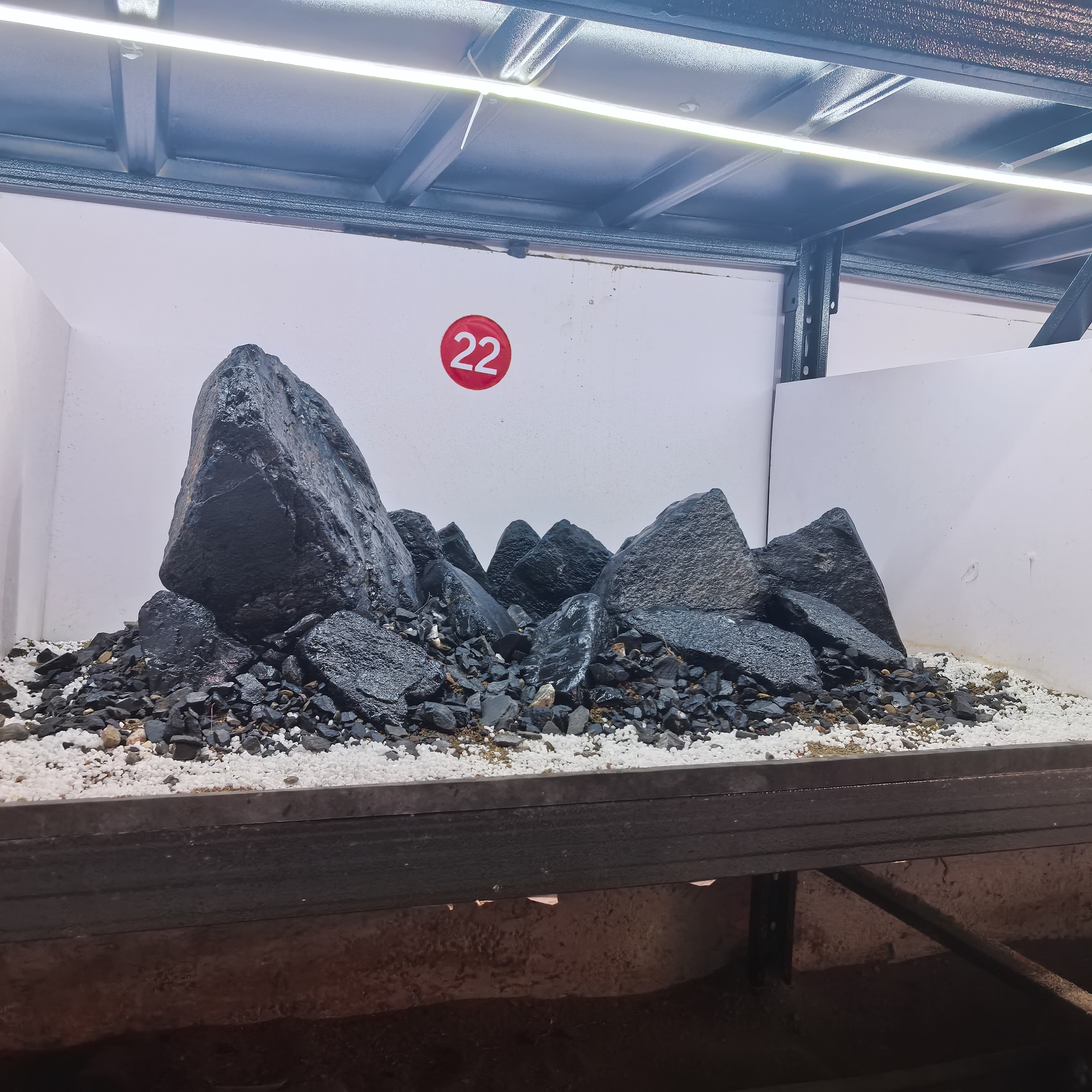 【鱼缸造景】黑金峡谷溪流石山峰款适用于80-90缸