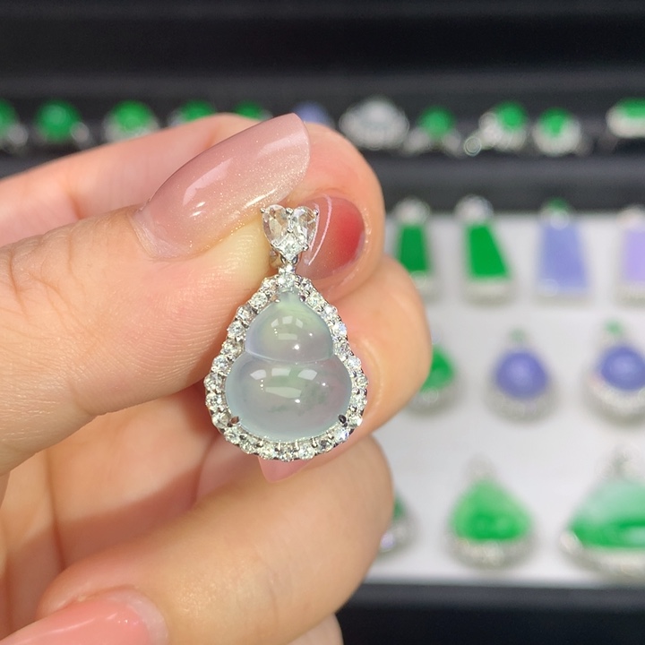 翡翠吊坠(不含链)18K金镶嵌