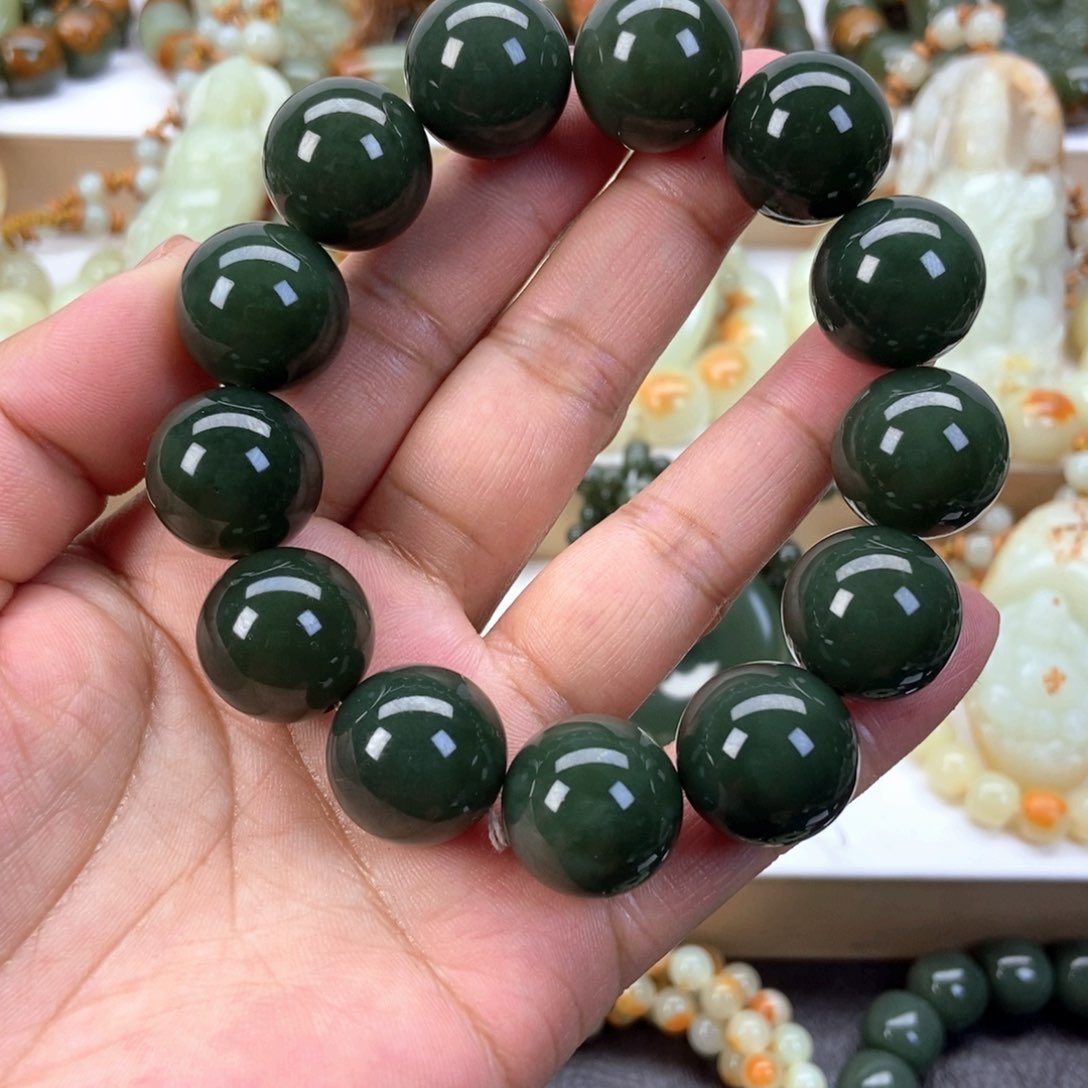 透闪石质玉手串未镶嵌