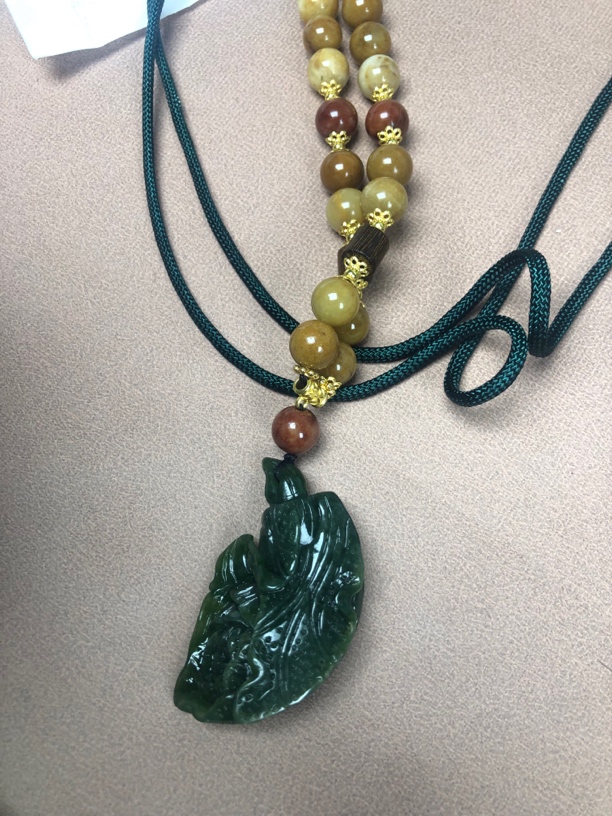 纯天然和田玉吊坠