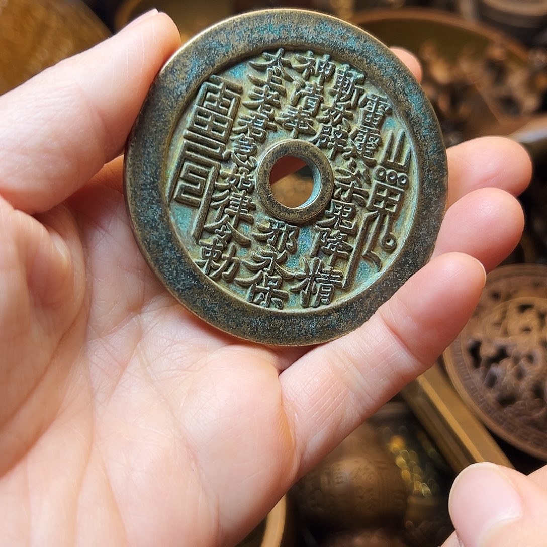 精美铜器工艺品等