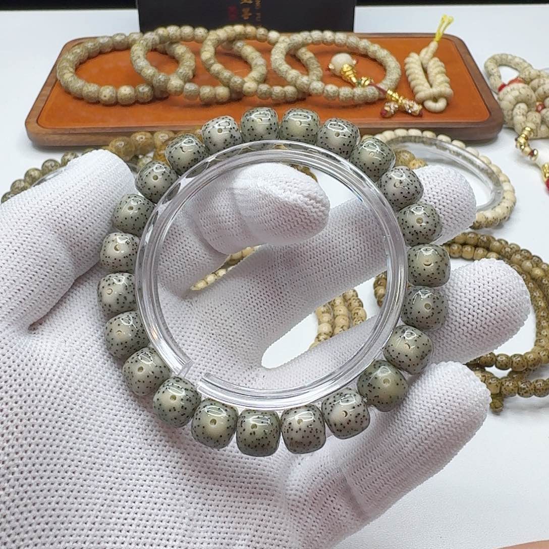 星月菩提吊坠2zs青瓷石玉10左右桶单圈