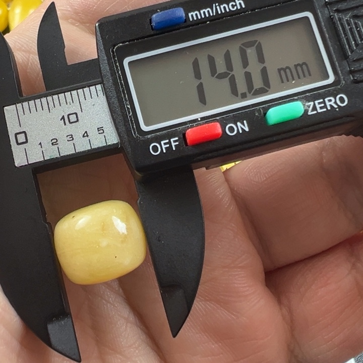 蜜蜡裸石未镶嵌5 杂