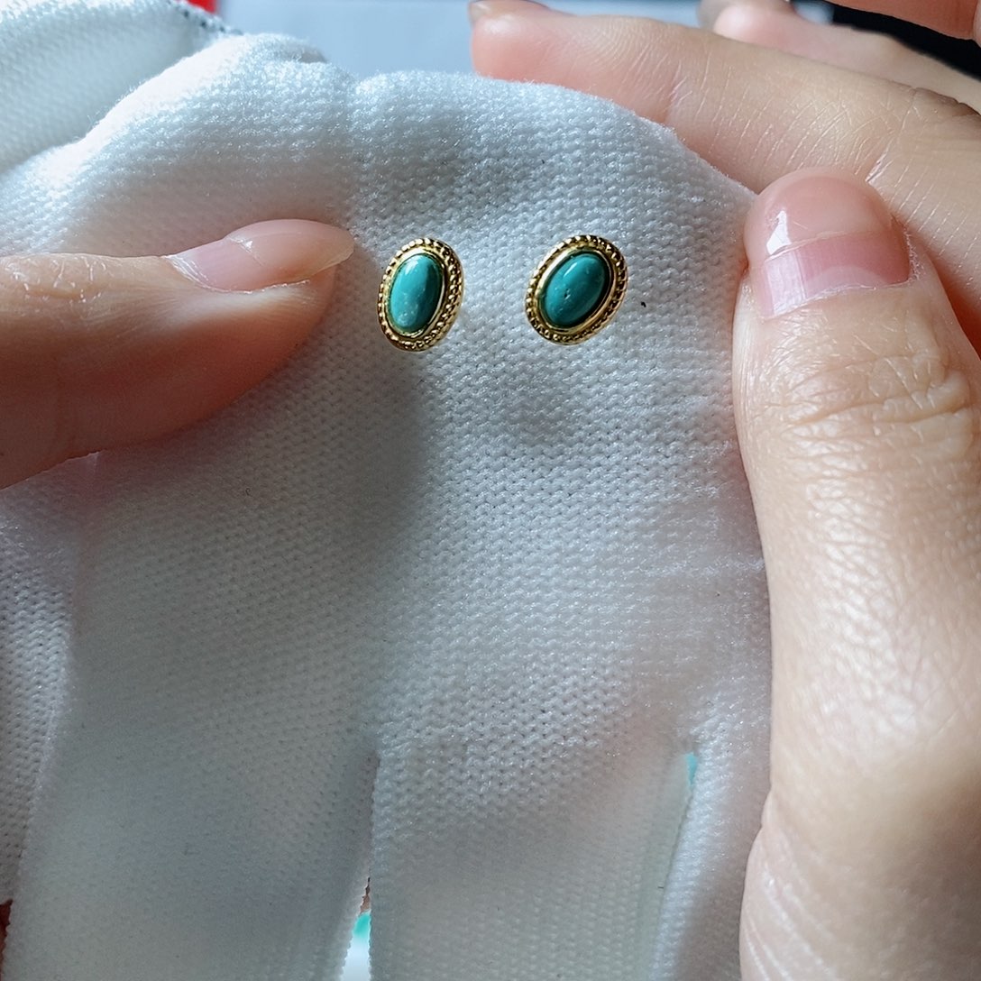 绿松石颈饰未镶嵌