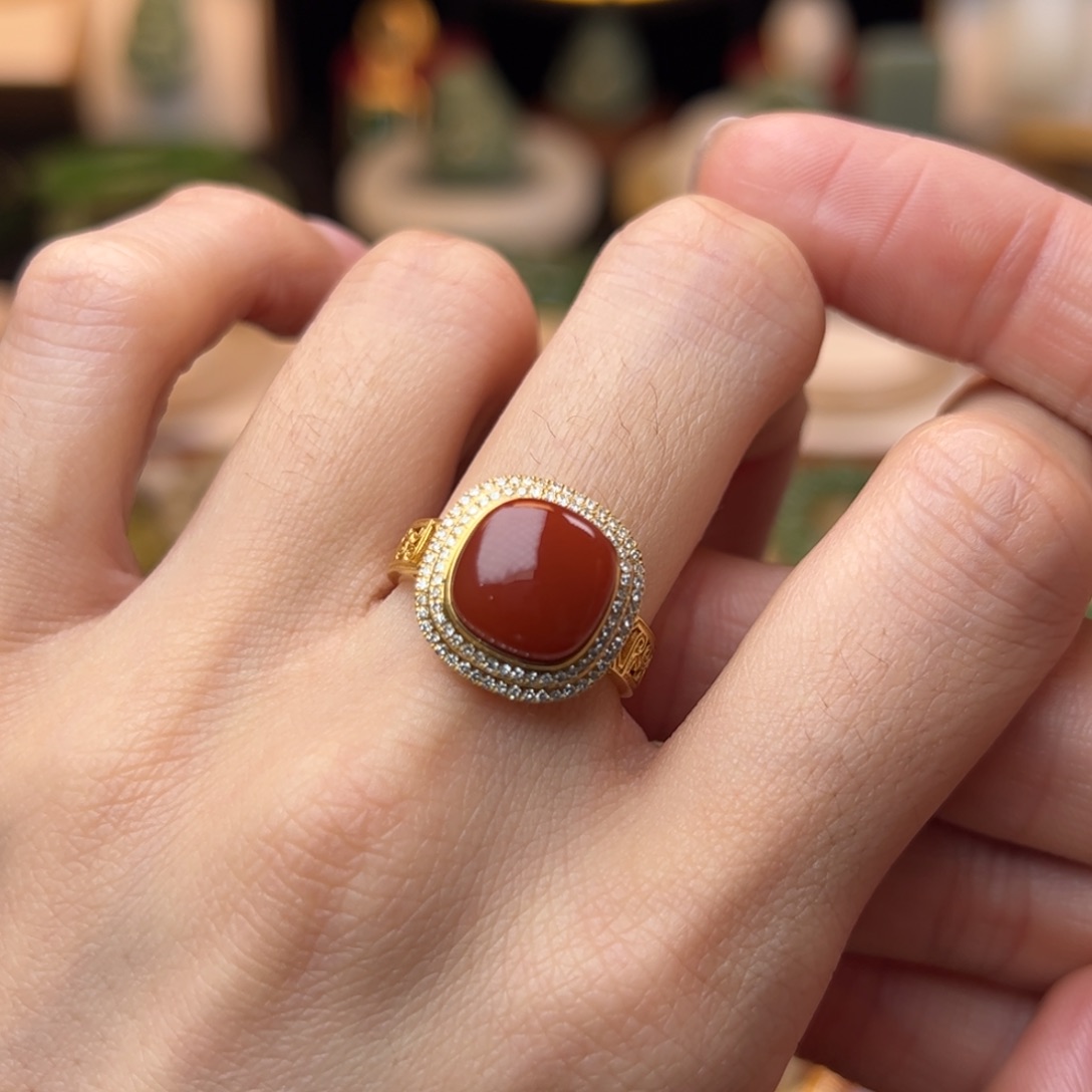 南红玛瑙戒指18K金镶嵌