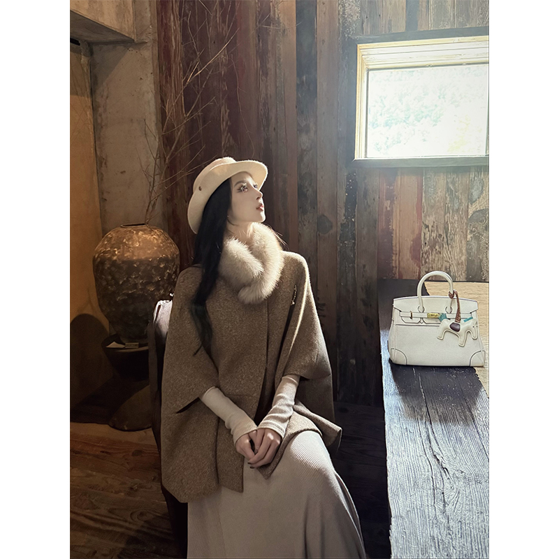 by onion【尤加利】斗篷式毛领披肩双面呢短款羊毛大衣