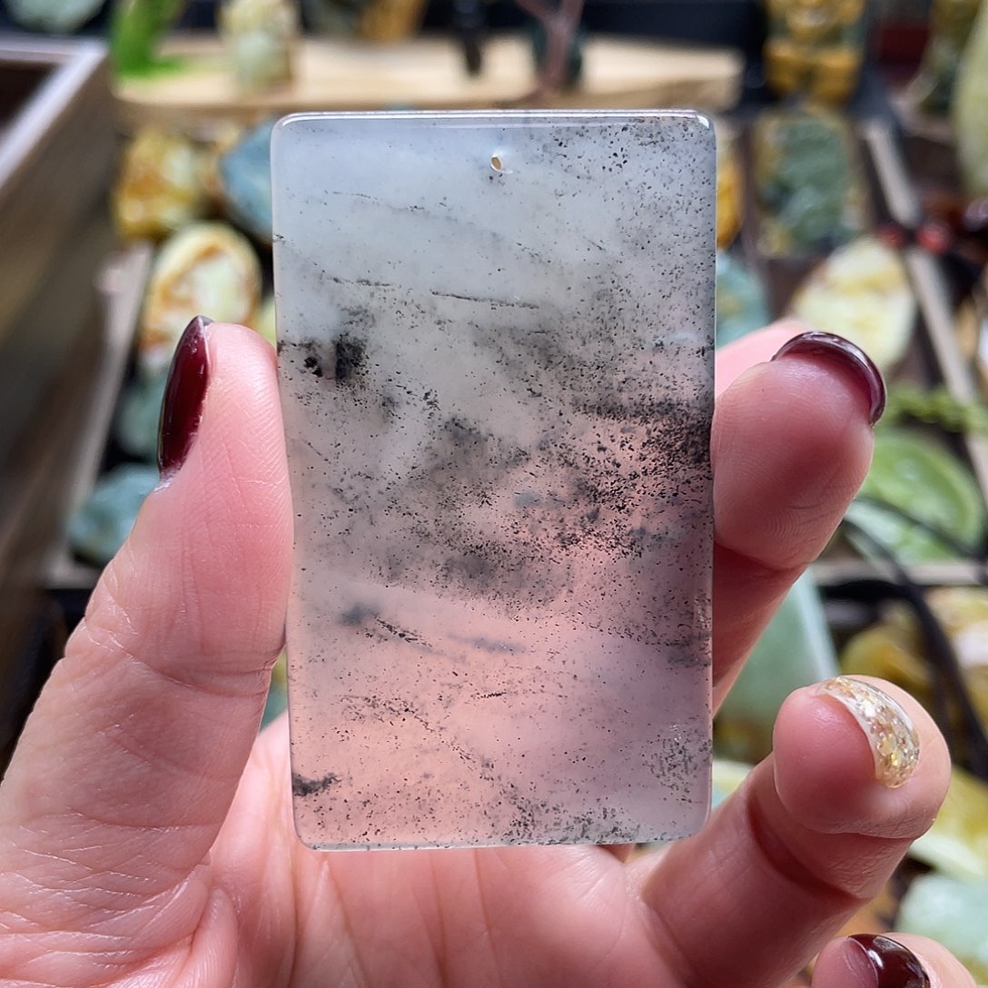 蛇纹石玉颈饰未镶嵌岫玉无事牌