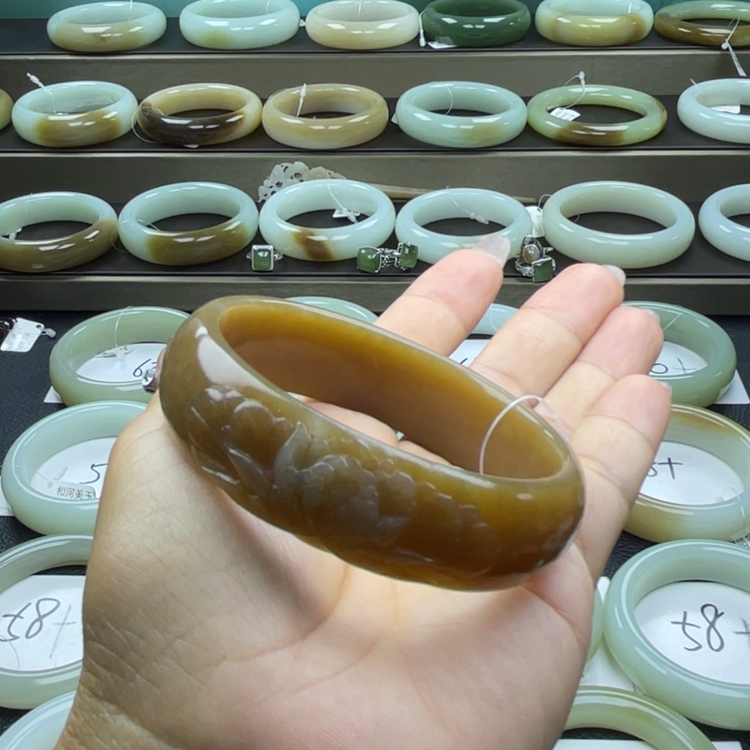 和田玉手镯未镶嵌