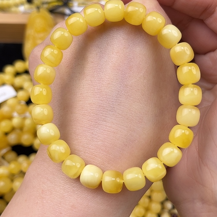 琥珀未镶嵌颈饰琥珀