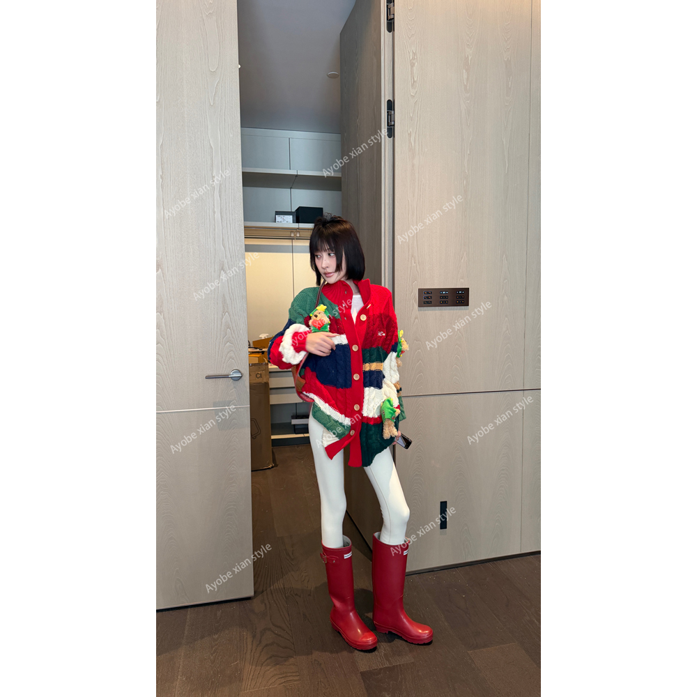 【AYOBE】小贤 12月20日10:00新品 节日氛围感小众趣味玩偶撞色毛衣