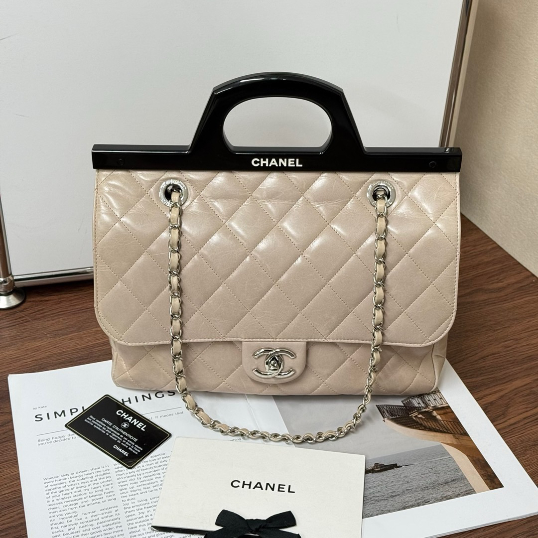 95新 Chanel/香奈儿 Chanel 奶茶 黑色亚克力手柄 衣架/656385468