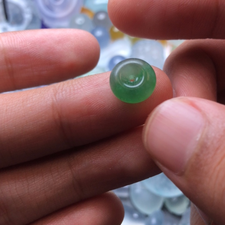 定制翡翠未镶嵌挂件