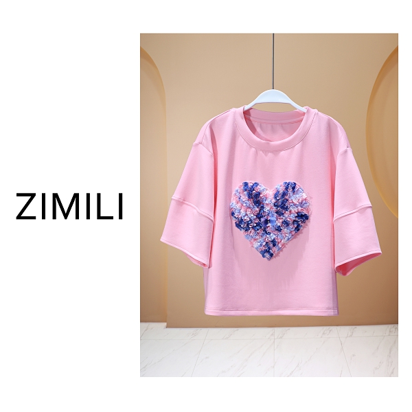 【子秋女装】2025夏《怯粉》轻薄冰凉粉色立体爱心拼接休闲T恤8059