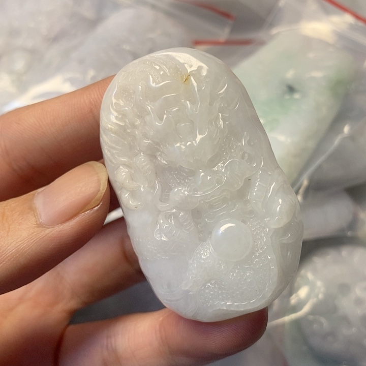 翡翠未镶嵌颈饰天然翡翠A货